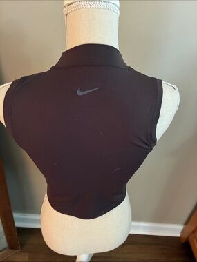 Nike Black High-Neck Cropped Tank Top